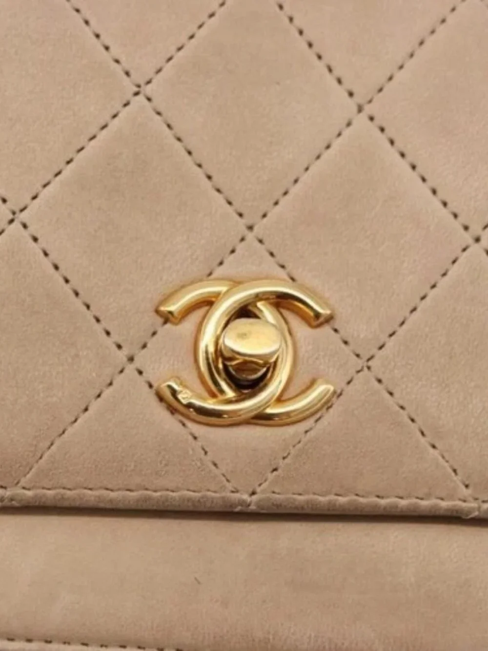 CHANEL Matelasse Chain Shoulder Bag Lamb Skin Beige Gold CC Auth 186875